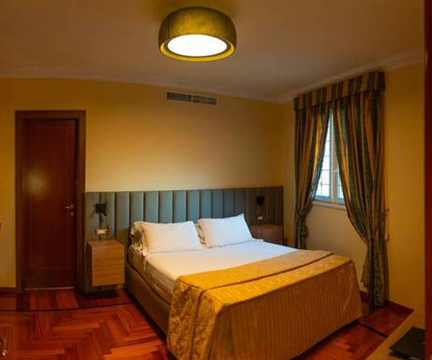 Romantic suite Mecenate Palace Hotel Rome