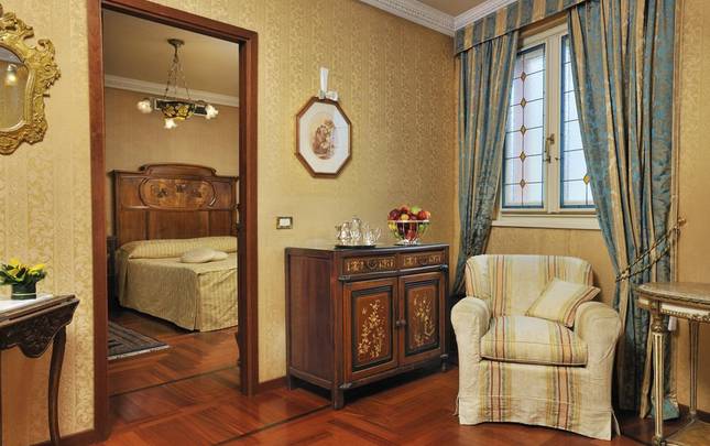 PRESIDENTIAL SUITE Mecenate Palace Hotel Rome PRESIDENTIAL SUITE Mecenate Palace Hotel Rome