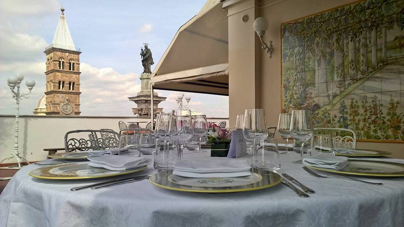 “la terrazza dei papi” restaurant Mecenate Palace Hotel Rome