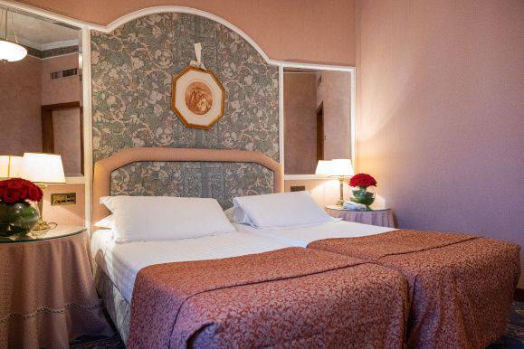 Classic double room Mecenate Palace Hotel Rome