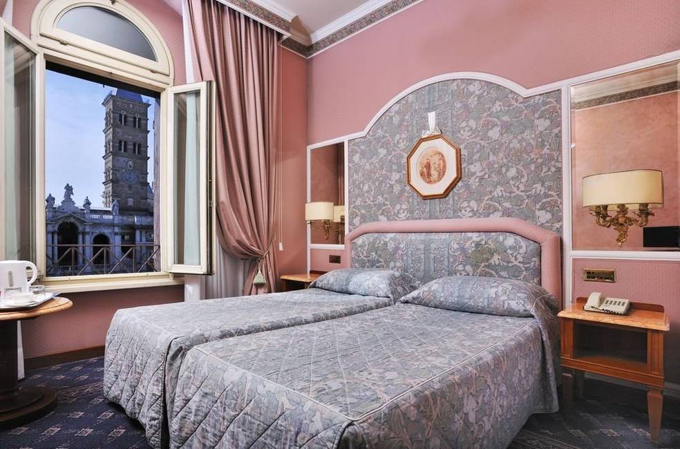 Deluxe double room with view Mecenate Palace Hotel Rome Deluxe double room with view Mecenate Palace Hotel Rome