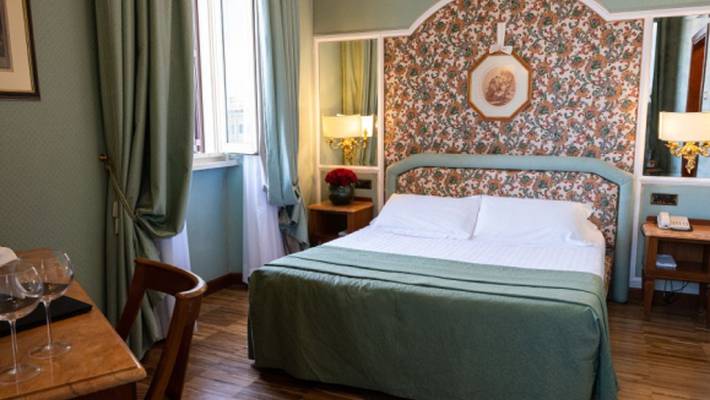 Deluxe double room with view Mecenate Palace Hotel Rome