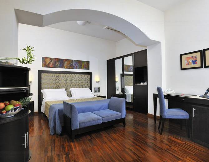 EXECUTIVE ROOM Mecenate Palace Hotel Rome EXECUTIVE ROOM Mecenate Palace Hotel Rome