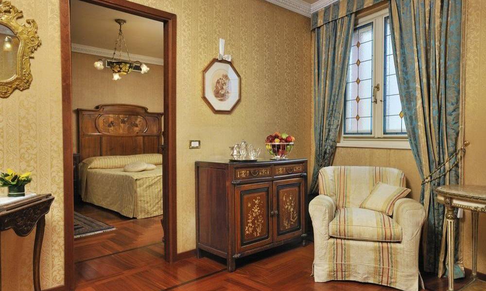 Romantic suite Mecenate Palace Hotel Rome Romantic suite Mecenate Palace Hotel Rome