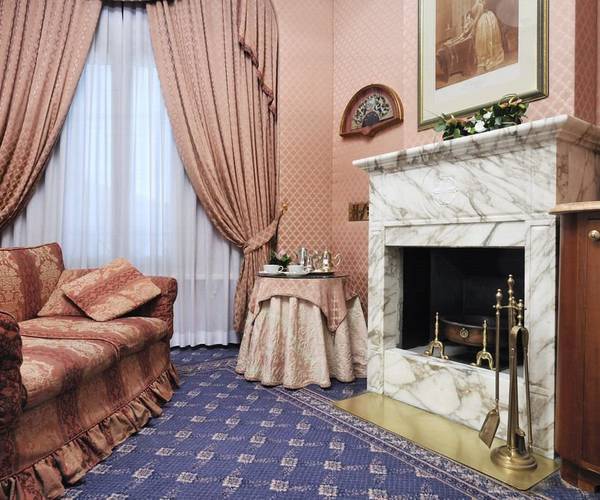 Rooms & suites Mecenate Palace Hotel Rome