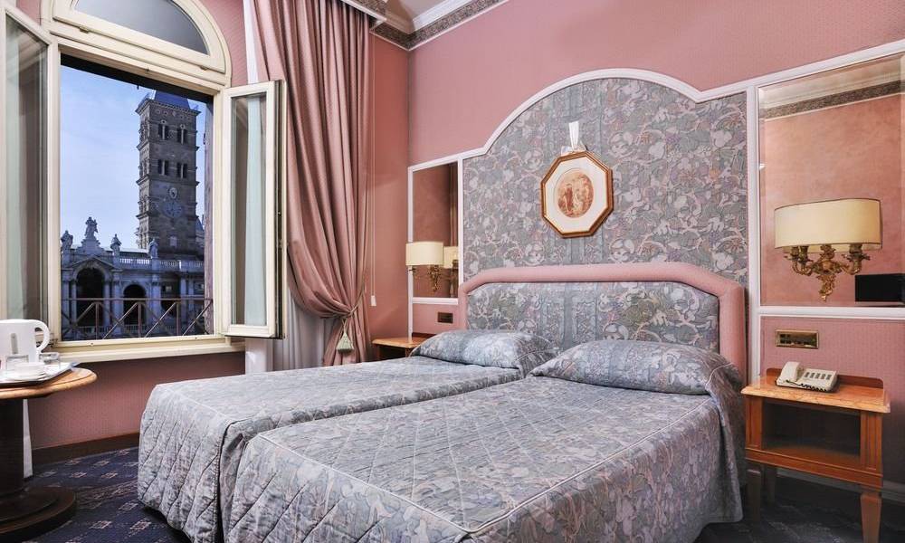 Deluxe double room with view Mecenate Palace Hotel Rome Deluxe double room with view Mecenate Palace Hotel Rome