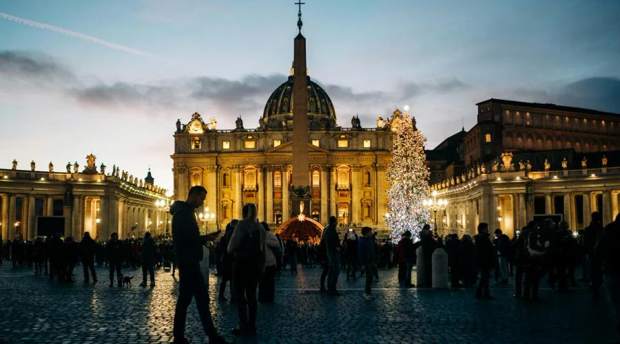 Celebrate New Year's Eve in Rome between entertainment and tradition Mecenate Palace Hotel Celebrate New Year's Eve in Rome between entertainment and tradition Mecenate Palace Hotel
