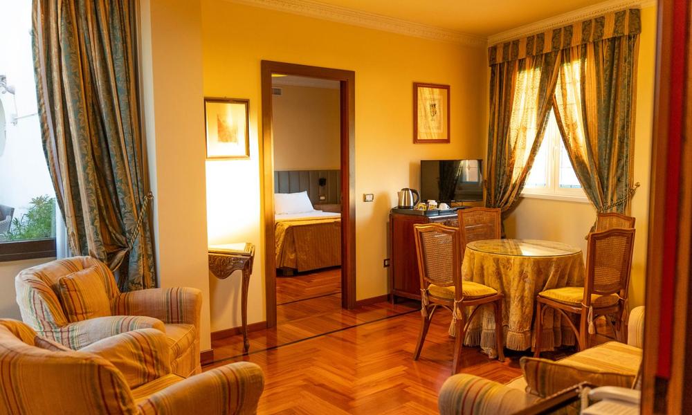 Romantic Suite Mecenate Palace Hotel Rome Romantic Suite Mecenate Palace Hotel Rome